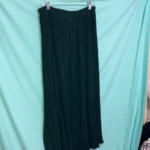 Chic Dark Green Coldwater Creek permanently pleated skirt
